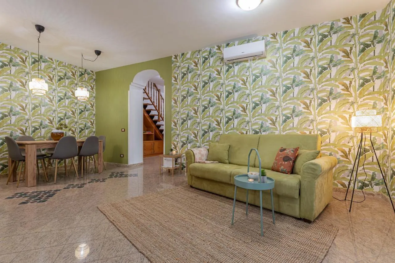 Bbhome Domus Aquae Inside Of Appia Antica Park Rom Italien