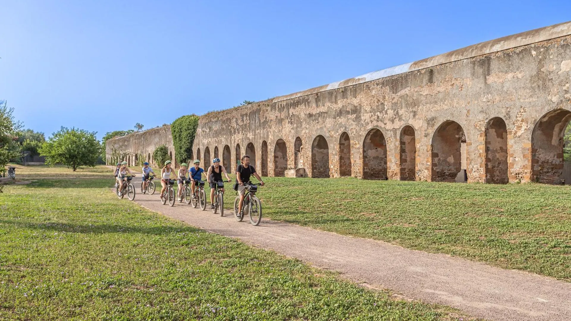 Bbhome Domus Aquae Inside Of Appia Antica Park Rom 0*,