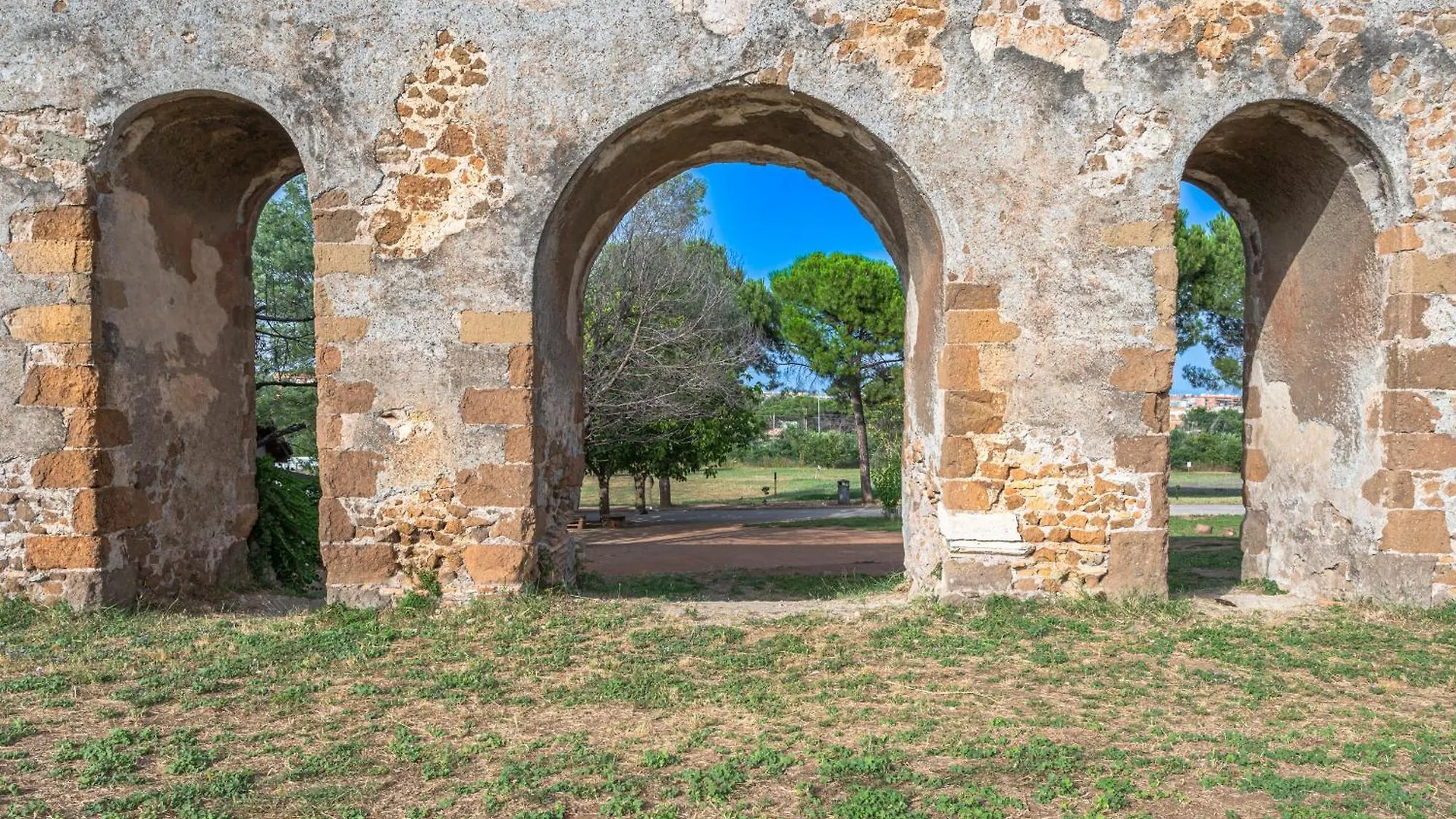 Bbhome Domus Aquae Inside Of Appia Antica Park Rom