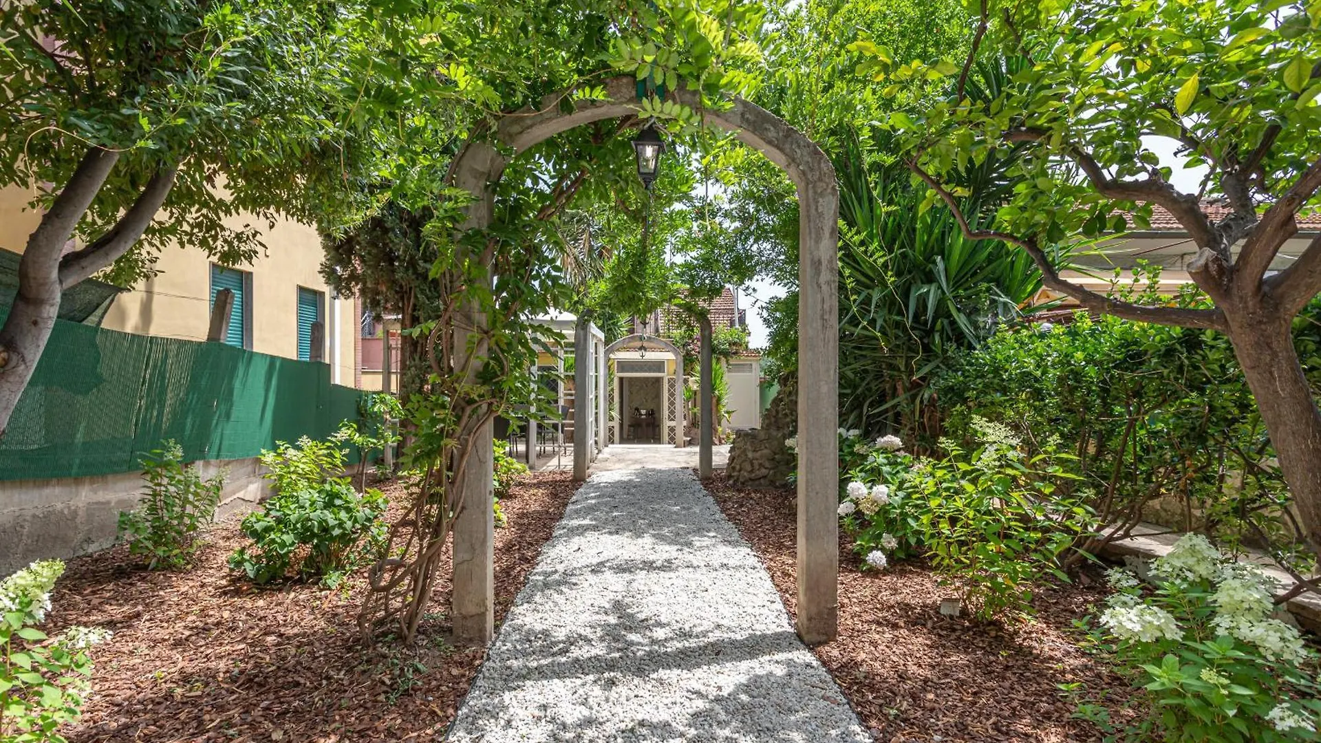 Bbhome Domus Aquae Inside Of Appia Antica Park Rom Villa